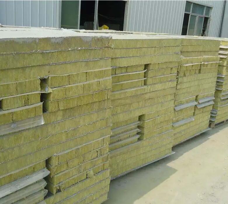 無(wú)機(jī)纖維噴涂棉與襄陽(yáng)巖棉板有哪些差別？